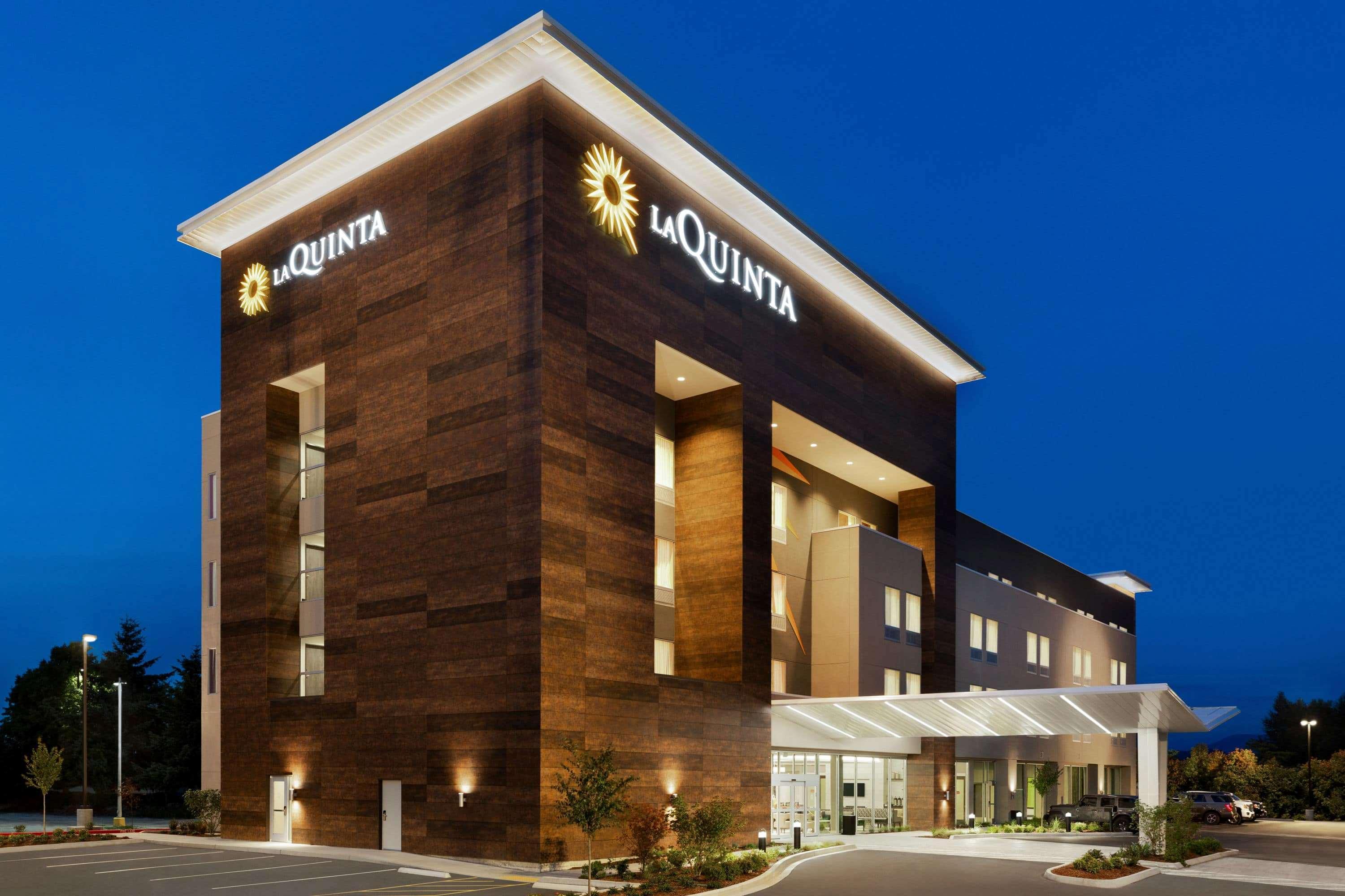 La Quinta Inn & Suites By Wyndham Берлінґтон Екстер'єр фото